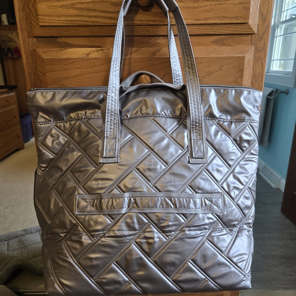 Lug Ferry SE Tote - Picture 3 of 3